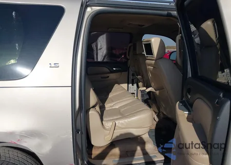 2008 Chevrolet Suburban 1500 Ls z USA, uszkodzony, nr VIN 1GNFC16J28J230577